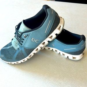 Women’s OnCloud Running Shoes